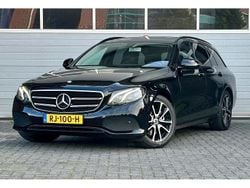Zwart Gebruikt 2017 Mercedes E220 AMG line Stationwagen | € 21.495 (Goede deal)