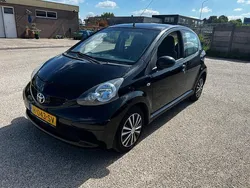Zwart Gebruikt 2009 Toyota Aygo Hatchback | € 2.450 (Eerlijke prijs)