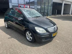 Zwart, metallic lak Gebruikt 2007 Mercedes B200 MPV | € 3.749 (Eerlijke prijs)