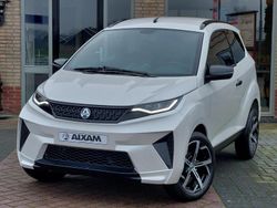 Wit Nieuw 2025 Aixam e-Crossover Hatchback | € 21.422