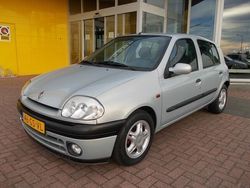 Grijs Gebruikt 2001 Renault Clio II Hatchback | € 3.950 (Duur)