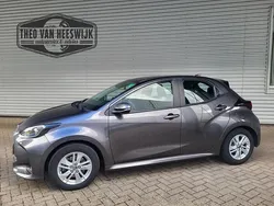 Grijs Gebruikt 2023 Mazda 2 Center-Line Hatchback | € 17.995 (Goede deal)
