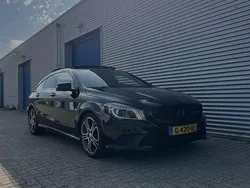 Zwart Gebruikt 2015 Mercedes CLA180 Ambition Sedan | € 15.495 (Goede deal)