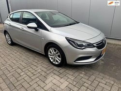 Grijs Gebruikt 2018 Opel Astra Business Hatchback | € 6.745 (Iets duurder)