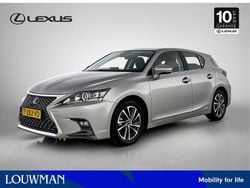 Sonic titanium metallic (grijs metallic) Gebruikt 2018 Lexus CT200h Launch Edition Hatchback | € 18.950 (Eerlijke prijs)