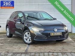 Zwart Gebruikt 2021 VW Golf VIII Hatchback | € 16.990 (Eerlijke prijs)