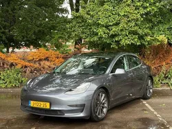 Grijs Gebruikt 2020 Tesla Model 3 Standard Range Sedan | € 16.950 (Eerlijke prijs)