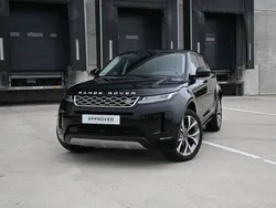 Santorini black (zwart metallic)zwart Gebruikt 2020 Land Rover Range Rover evoque SUV | € 39.995 (Iets duurder)