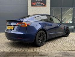Blauw Gebruikt 2022 Tesla Model 3 Standard Range Sedan | € 28.999 (Eerlijke prijs)
