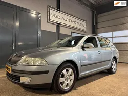 Grijs, metallic lak Gebruikt 2005 Skoda Octavia Elegance Stationwagen | € 3.249 (Iets duurder)