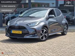 Grijs, metallic lak Gebruikt 2024 Toyota Yaris Hybrid Edition Hatchback | € 25.950 (Eerlijke prijs)