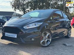 Zwart Gebruikt 2014 Ford Fiesta ST Hatchback | € 12.999 (Eerlijke prijs)