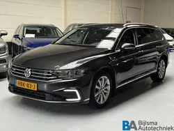Grijs Gebruikt 2020 VW Passat GTE Stationwagen | € 14.995 (Eerlijke prijs)