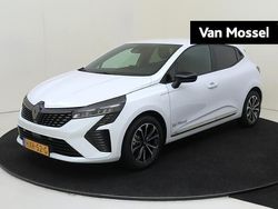 Wit Gebruikt 2025 Renault Clio V Techno Hatchback | € 26.940