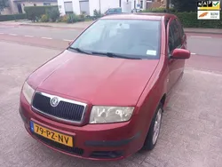 Rood Gebruikt 2005 Skoda Fabia Ambiente Hatchback | € 1.250 (Eerlijke prijs)