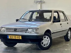 Grijs Gebruikt 1990 Peugeot 309 Hatchback | € 1.950
