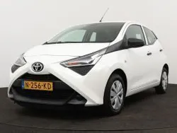 Wit Gebruikt 2021 Toyota Aygo Hatchback | € 11.445 (Eerlijke prijs)