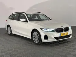Wit Gebruikt 2023 BMW 320e Basis Stationwagen | € 33.900 (Super prijs)