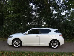 Wit Gebruikt 2011 Lexus CT200h Hatchback | € 9.950 (Eerlijke prijs)