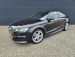 Zwart (metallic) Gebruikt 2016 Audi A3 S-Line Sedan | € 13.950 (Iets duurder)