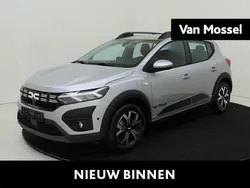 Grijs Gebruikt 2024 Dacia Sandero Stepway Hatchback | € 19.440 (Eerlijke prijs)