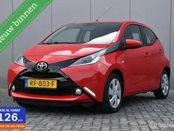 Rood Gebruikt 2017 Toyota Aygo X-play Hatchback | € 7.625 (Goede deal)