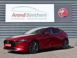 Rood, metallic lak Gebruikt 2019 Mazda 3 Luxury Hatchback | € 16.900 (Iets duurder)