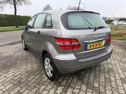 Grijs Gebruikt 2006 Mercedes B150 MPV | € 2.850 (Iets duurder)