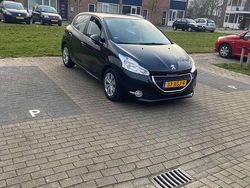 Zwart Gebruikt 2012 Peugeot 208 Active Hatchback | € 4.500 (Eerlijke prijs)