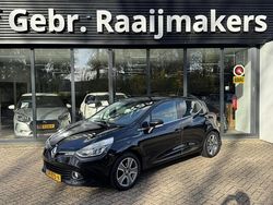 Zwart Gebruikt 2015 Renault Clio IV Night&Day Hatchback | € 5.400 (Eerlijke prijs)