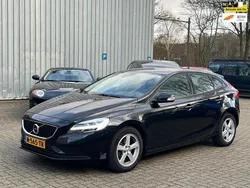 Zwart Gebruikt 2018 Volvo V40 Stationwagen | € 9.250 (Iets duurder)