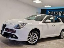 Wit Gebruikt 2017 Alfa Romeo Giulietta Hatchback | € 13.990 (Eerlijke prijs)