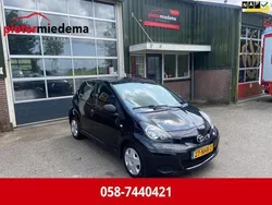 Zwart Gebruikt 2010 Toyota Aygo Hatchback | € 3.400 (Eerlijke prijs)