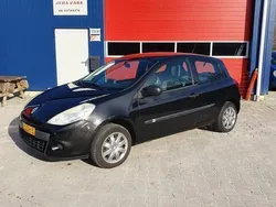 Zwart Gebruikt 2010 Renault Clio II Hatchback | € 2.950 (Eerlijke prijs)