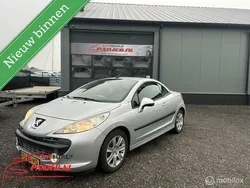 Zilver Gebruikt 2007 Peugeot 207 CC Cabriolet | € 1.699 (Iets duurder)