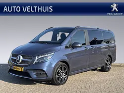 Blauw Gebruikt 2023 Mercedes V300 AMG MPV | € 114.900
