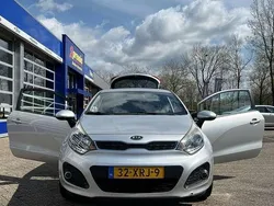 Grijs Gebruikt 2012 Kia Rio Plus MPV | € 4.999 (Eerlijke prijs)