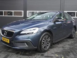 Blauw Gebruikt 2018 Volvo V40 CC Stationwagen | € 17.900 (Goede deal)
