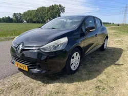 Zwart Gebruikt 2013 Renault Clio IV Expression Hatchback | € 3.950 (Eerlijke prijs)