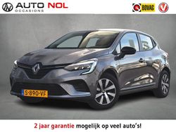 Grijs Gebruikt 2023 Renault Clio V Equilibre Hatchback | € 15.950 (Eerlijke prijs)