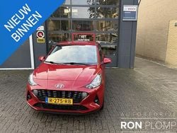 Rood Gebruikt 2022 Hyundai i10 Comfort Hatchback | € 13.950 (Eerlijke prijs)