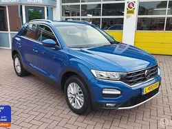 Blauw Gebruikt 2021 VW T-Roc Business SUV | € 25.950 (Eerlijke prijs)