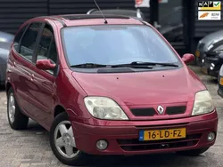 Rood Gebruikt 2002 Renault Scénic MPV | € 999 (Eerlijke prijs)