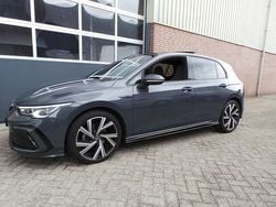 Grijs Gebruikt 2024 VW Golf VIII R-line Hatchback | € 31.950 (Eerlijke prijs)
