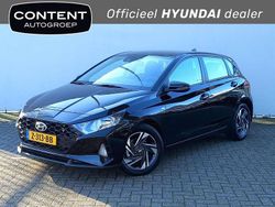 Phantom black (zwart mica) Gebruikt 2024 Hyundai i20 Comfort Hatchback | € 18.440 (Goede deal)