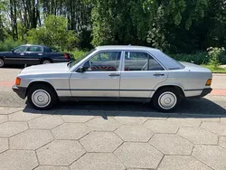 Grijs Gebruikt 1984 Mercedes 190 Sedan | € 7.500
