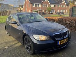 Blauw Gebruikt 2005 BMW 325 Sedan | € 6.000 (Eerlijke prijs)