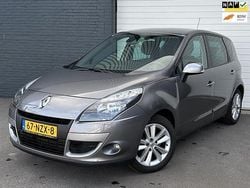 Grijs Gebruikt 2011 Renault Scénic III MPV | € 5.750 (Eerlijke prijs)