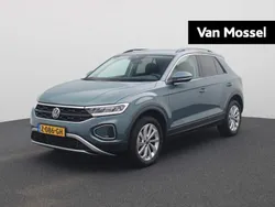 Blauw Gebruikt 2024 VW T-Roc Edition SUV | € 34.900 (Iets duurder)