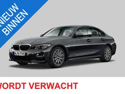 Grijs Gebruikt 2021 BMW 330e M Sport Sedan | € 35.950 (Eerlijke prijs)